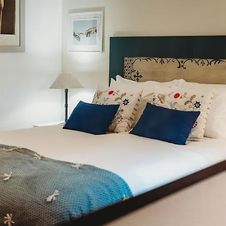 בית נופש Art & History House In