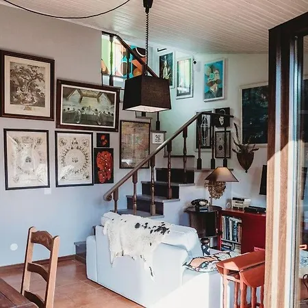 Art & History House In בית נופש