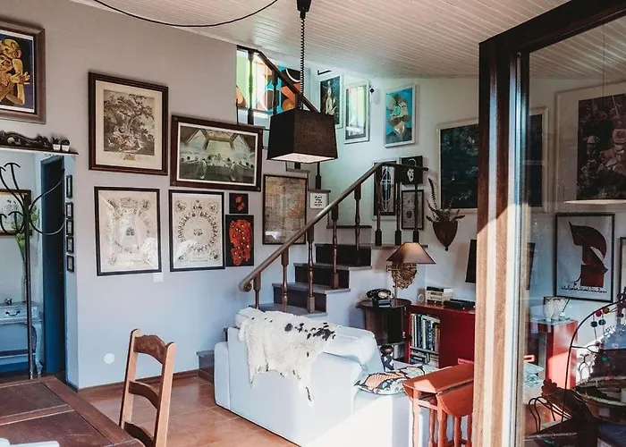 Art & History House In Semesterbostad